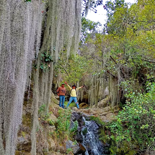 Caminata Estoraques Samacá - Tulia Turismo de Aventura en Boyacá